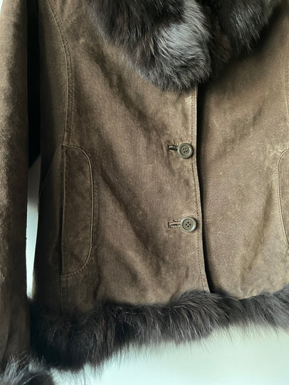 Veste en cuir avec bordures en fourrure marron