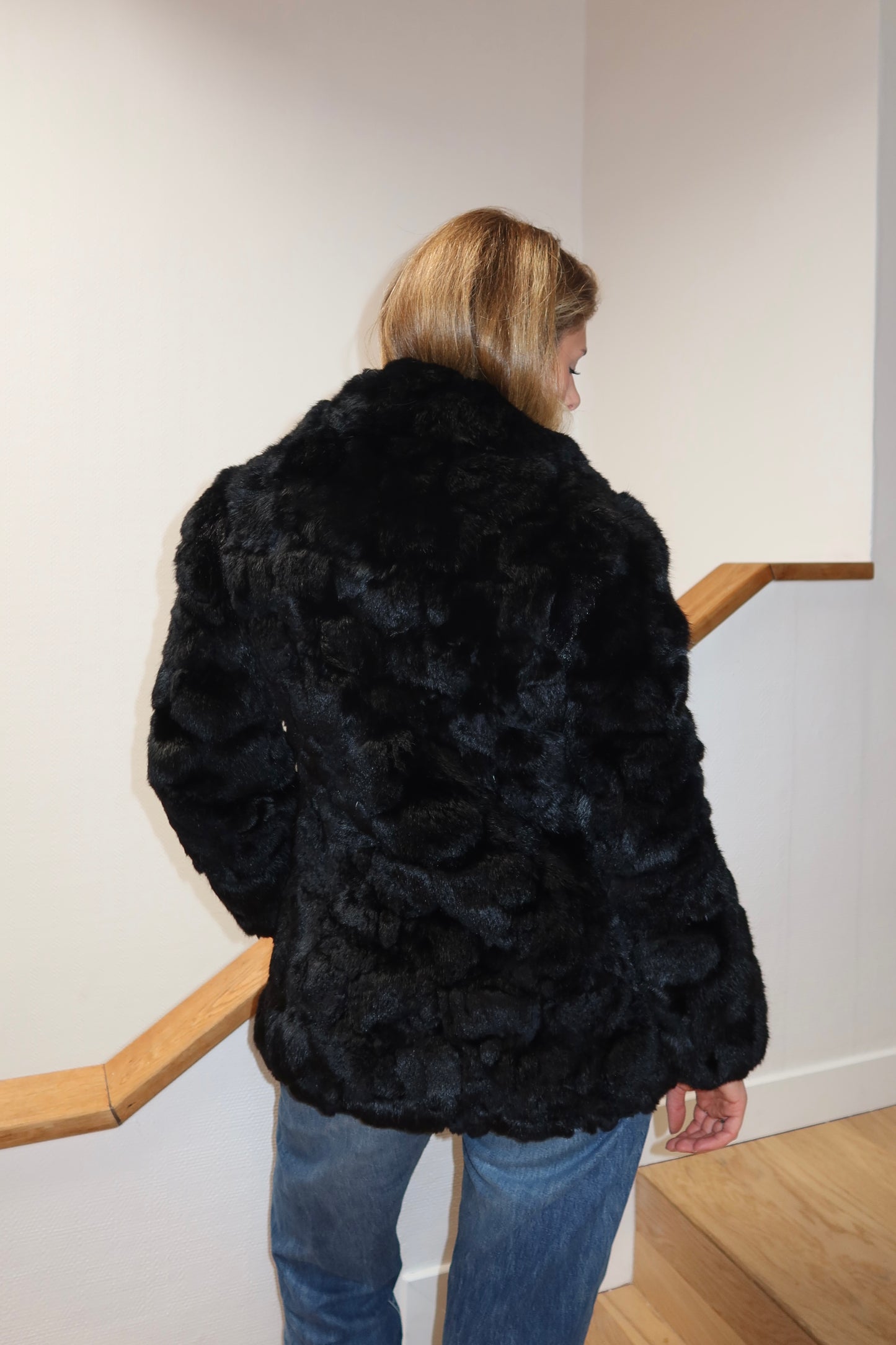 Manteau en fourrure noir