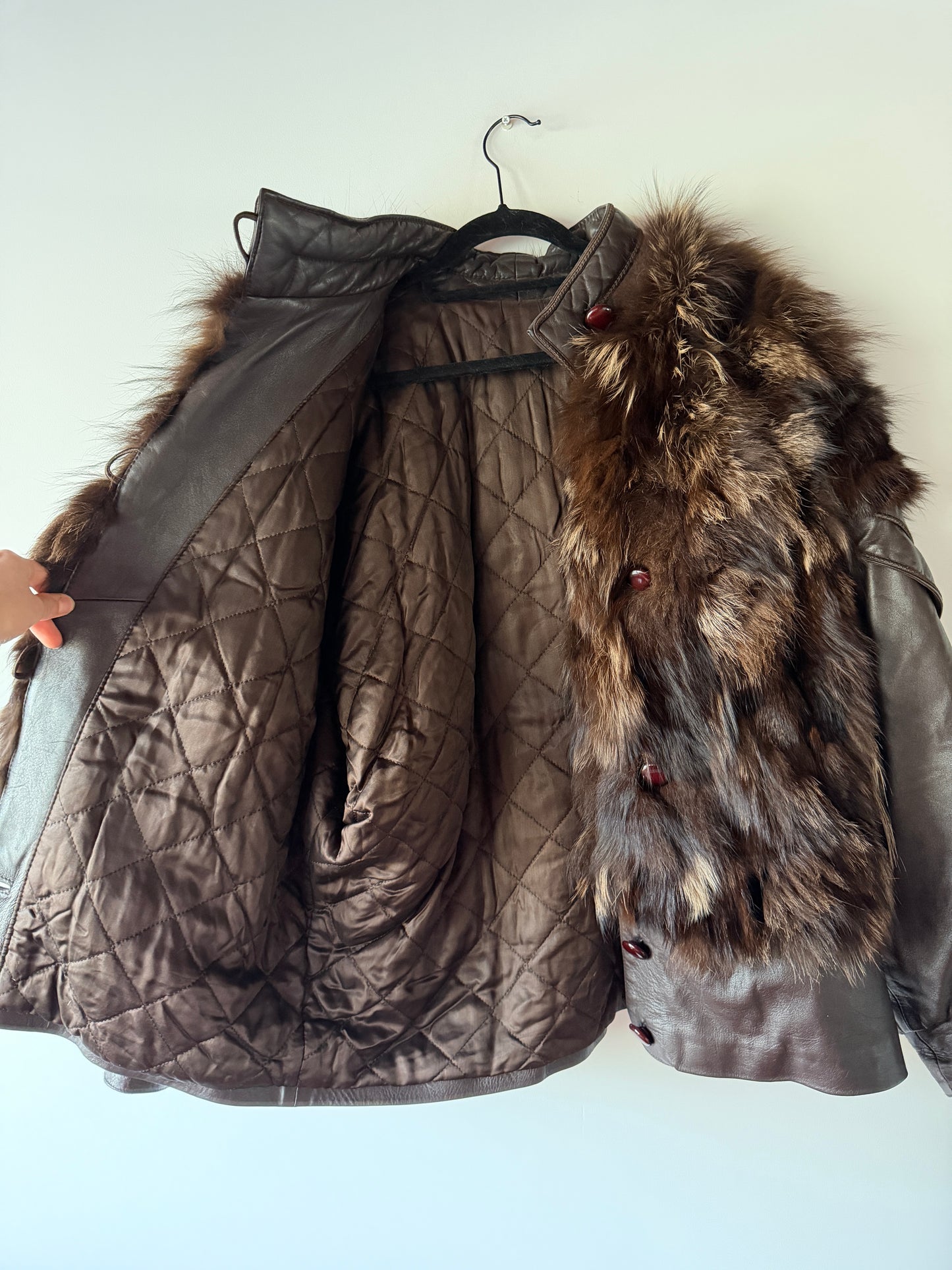 Veste en fourrure et cuir marron