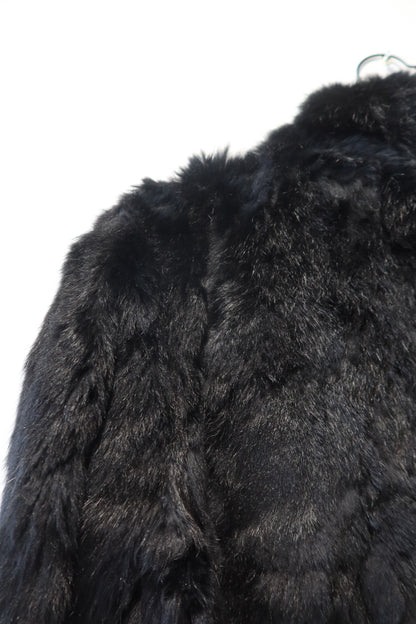 Veste courte en fourrure noire
