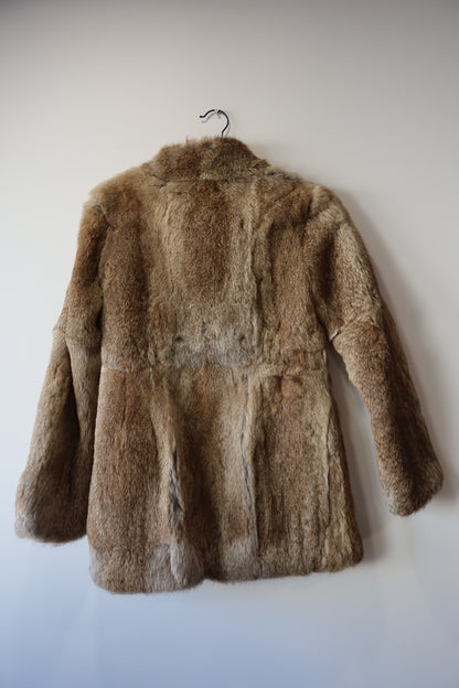 Manteau en fourrure gris