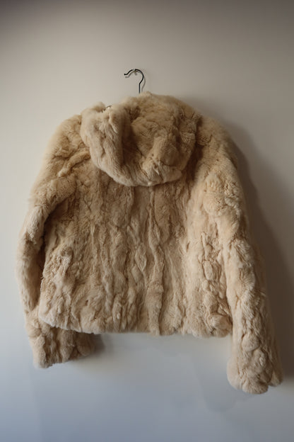 Veste à capuche en fourrure crème
