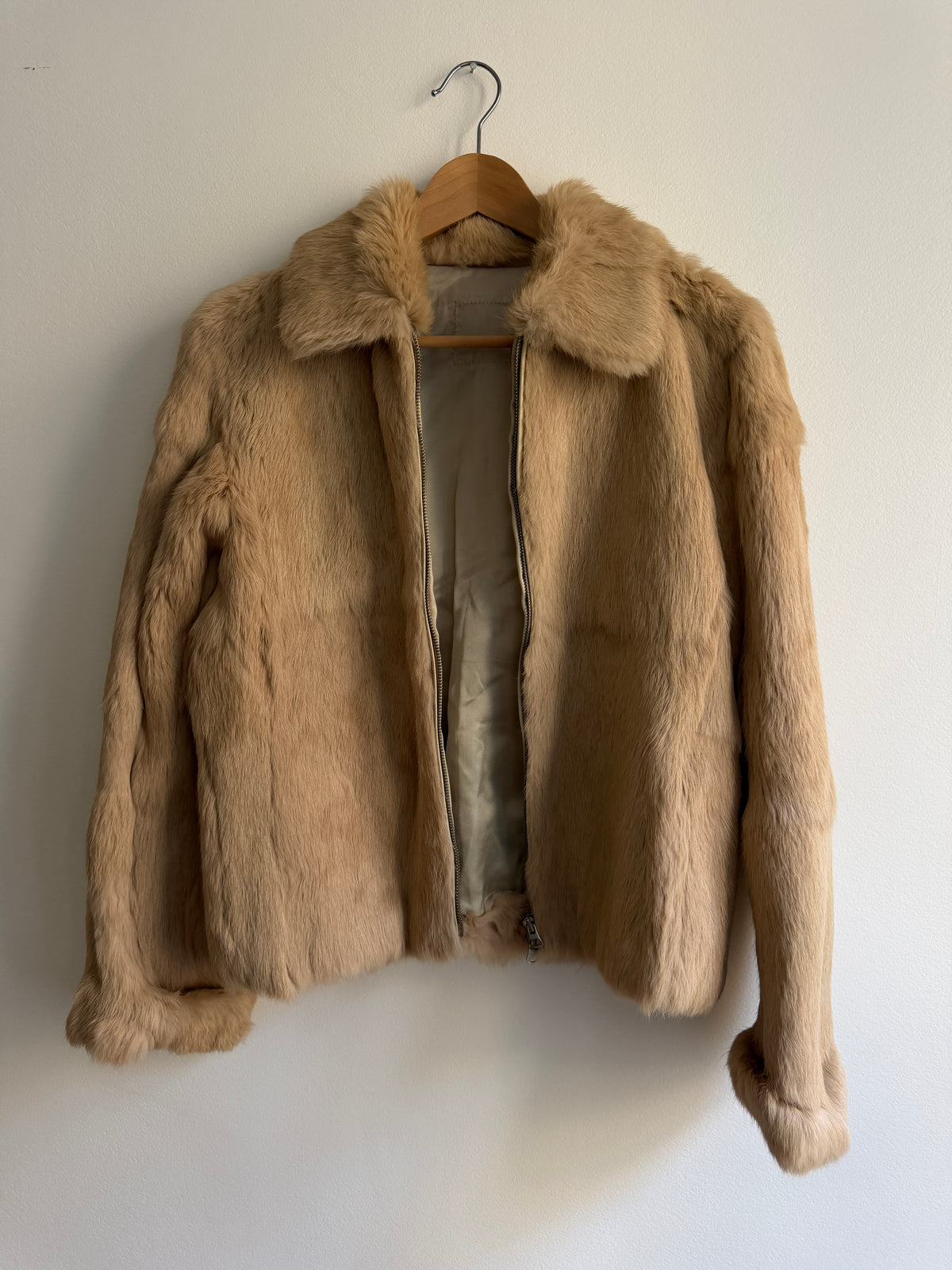 Veste en fourrure beige