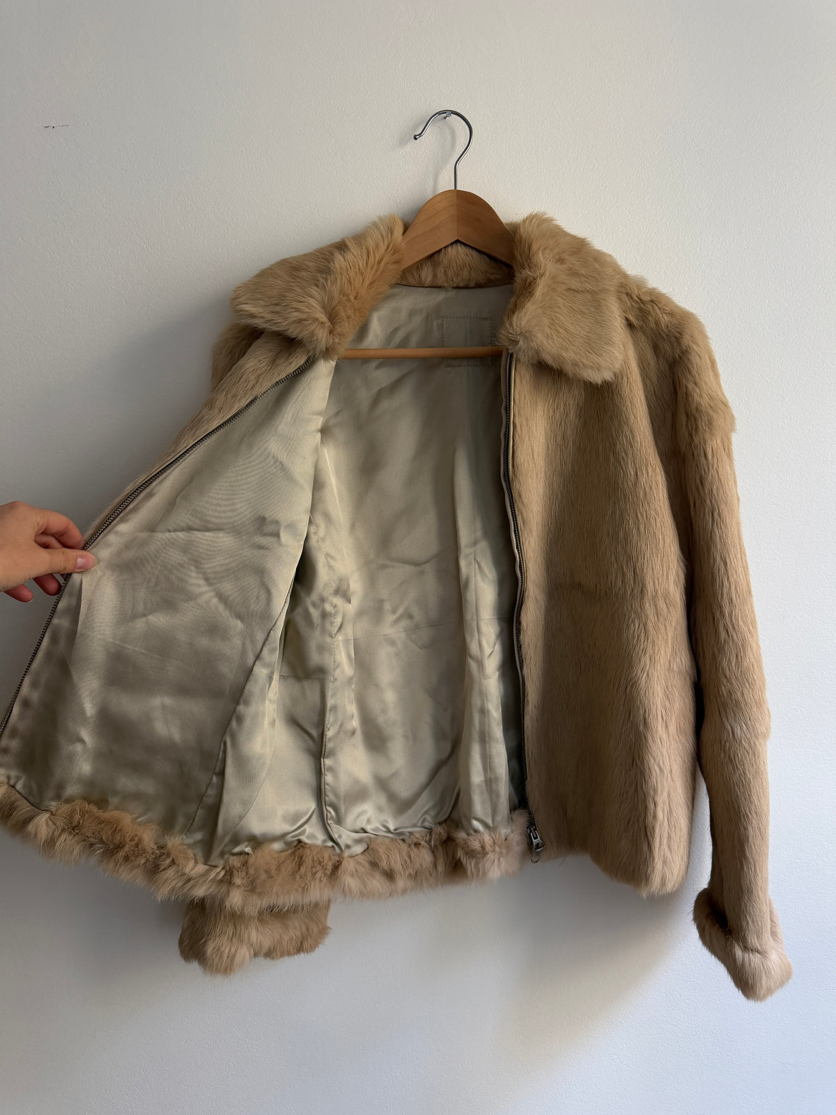 Veste en fourrure beige