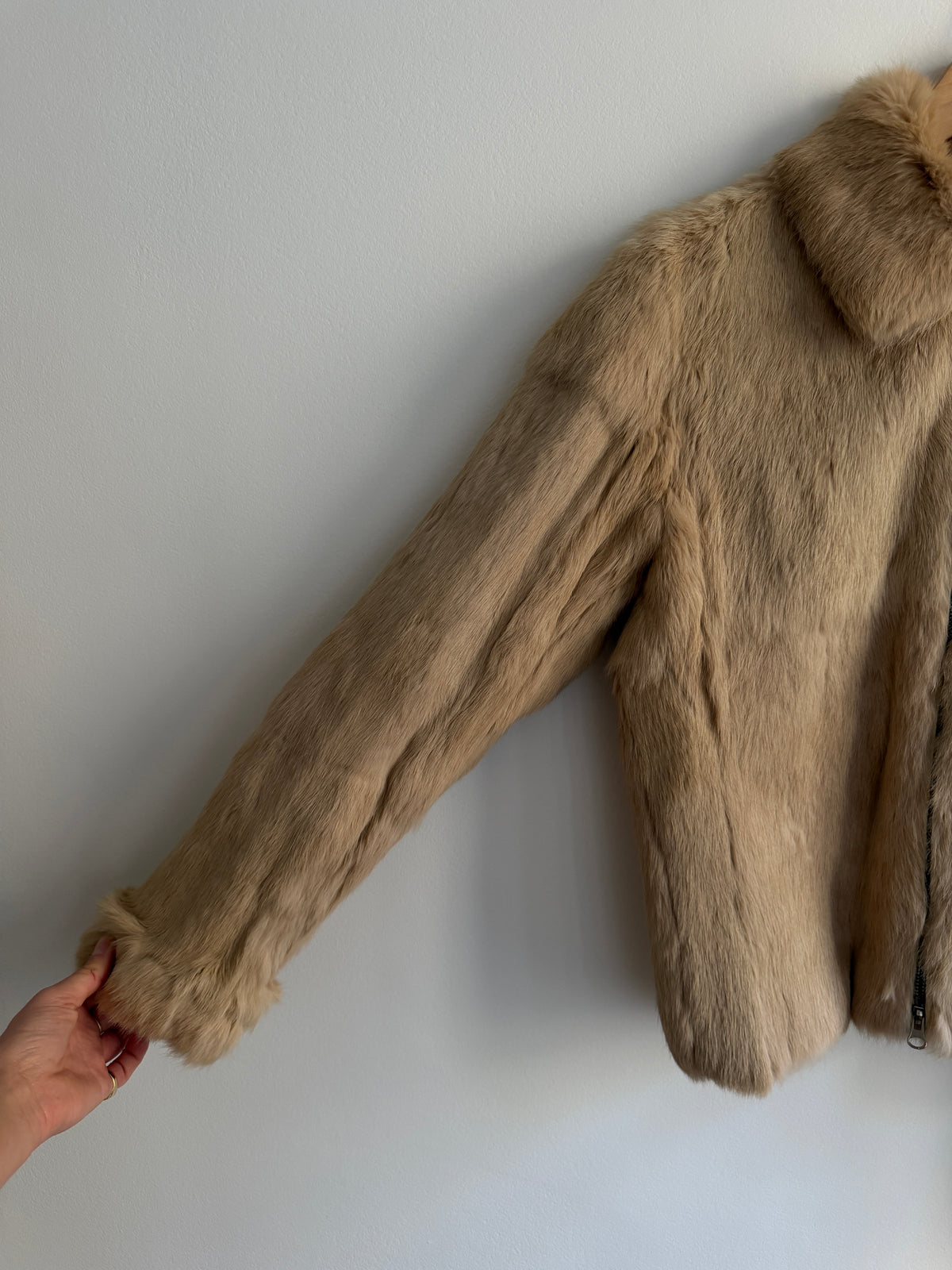 Veste en fourrure beige