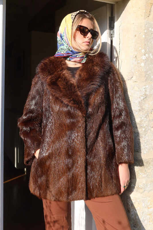 Manteau en fourrure marron