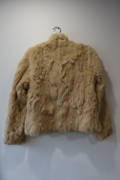 Veste courte en fourrure beige