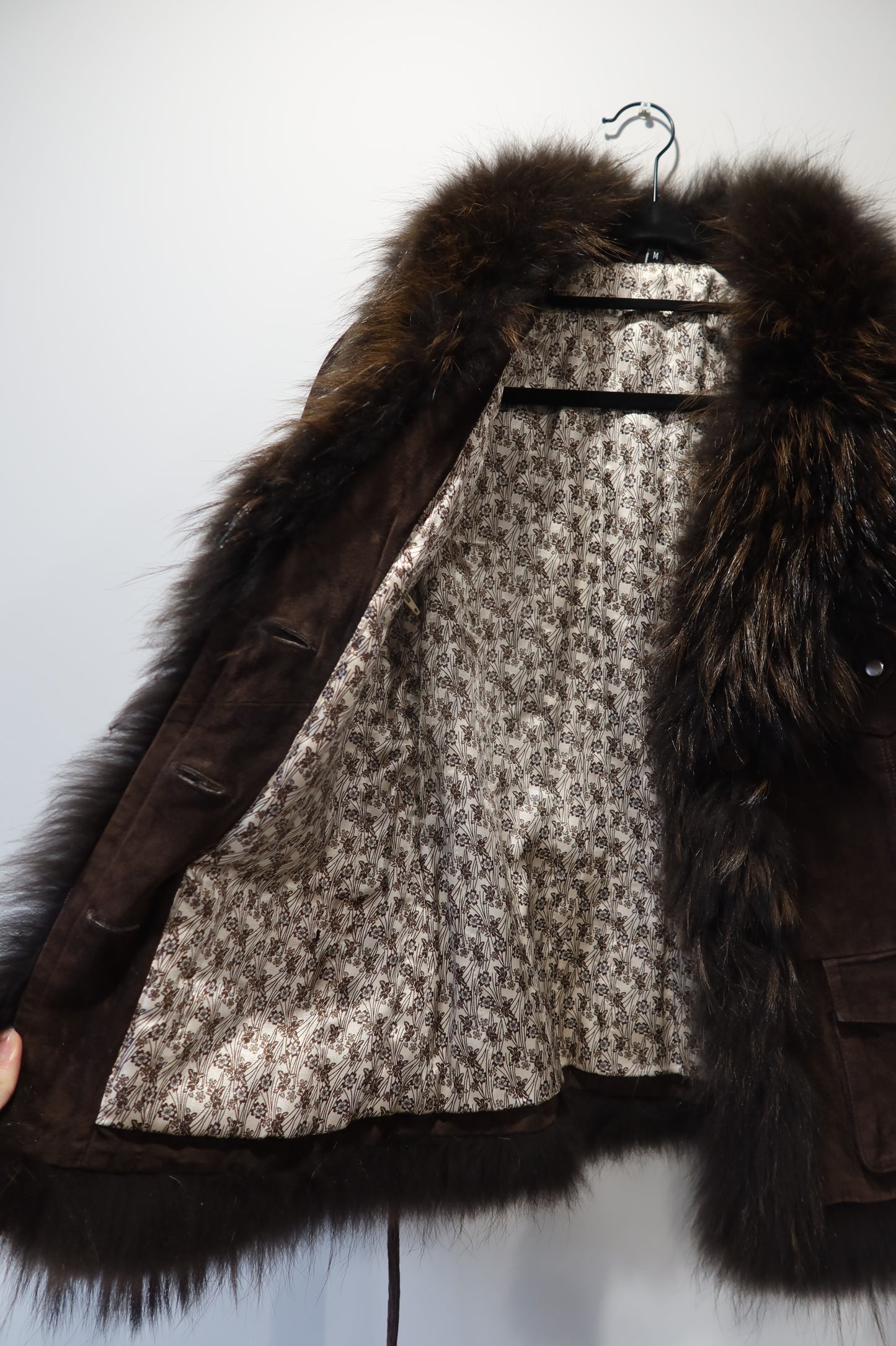 Veste en cuir avec bordures en fourrure marron