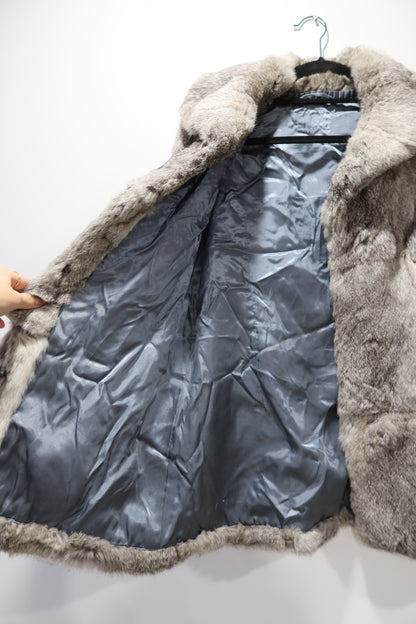 Manteau en fourrure gris