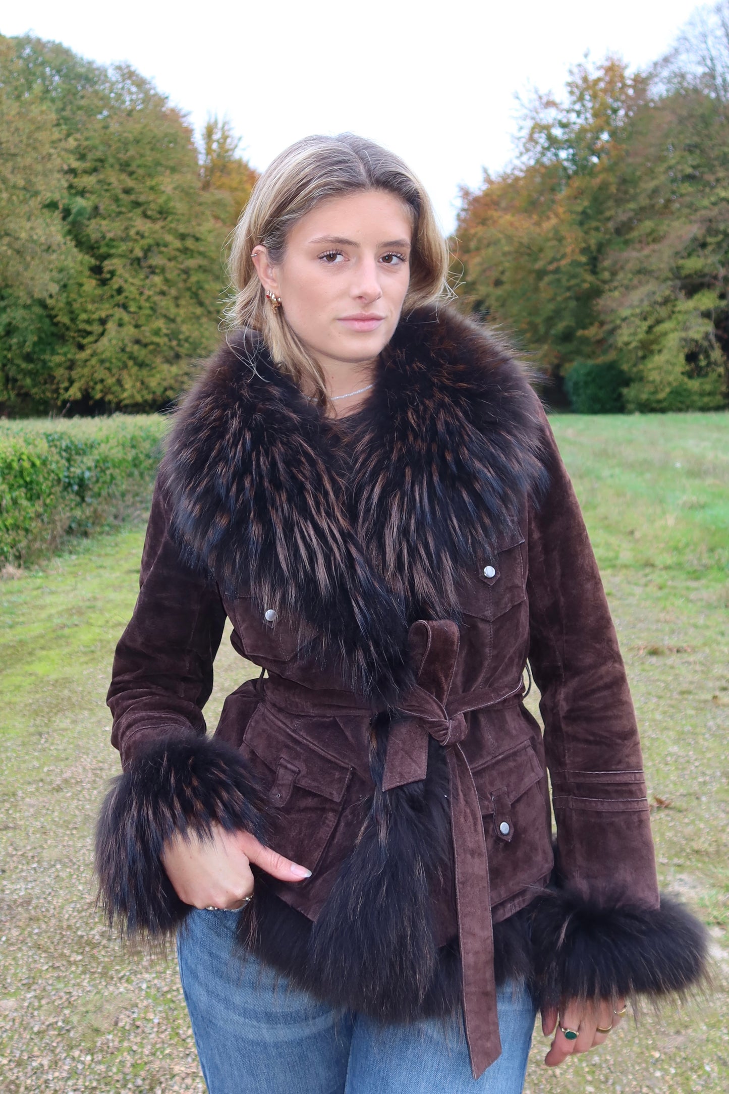 Veste en cuir avec bordures en fourrure marron