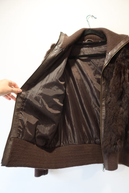 Veste courte en fourrure marron